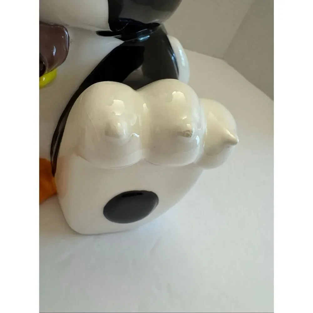 Warner Brothers Looney Tunes Sylvester Holding Cookies & Tweety Bird Cookie Jar